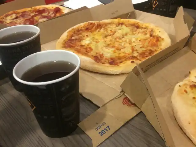 Domino's Pizza Food Photo 9