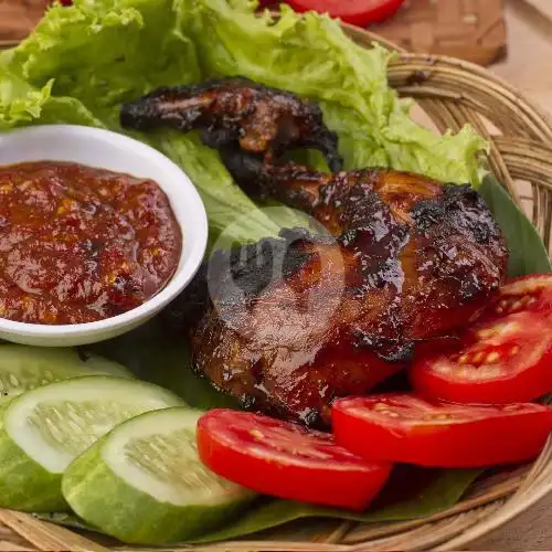 Gambar Makanan Warung Lalapan Ayam Bakar dan Ayam Geprek Om Bend, Denpasar 3