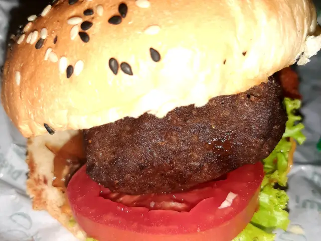 Gambar Makanan Bomber Burger 3