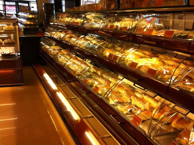 Gambar Makanan Holland Bakery 18