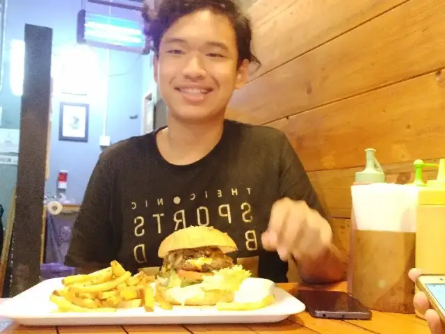 Gambar Makanan Halal Ubud Burger 18