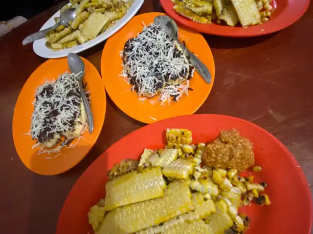 Gambar Makanan Jagung Bakar & STMJ Tawangmangu 2