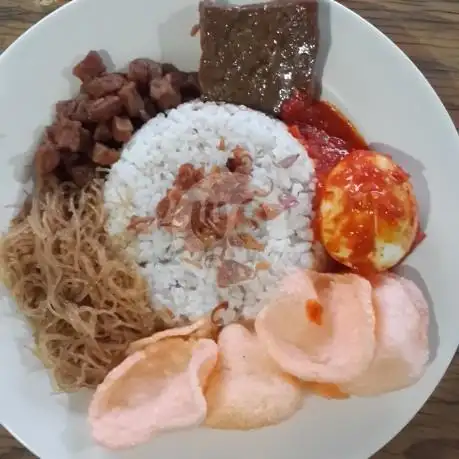 Gambar Makanan Nasi Uduk & Ketupat Sayur Betawi Mpok Wati, Pesanggrahan 8