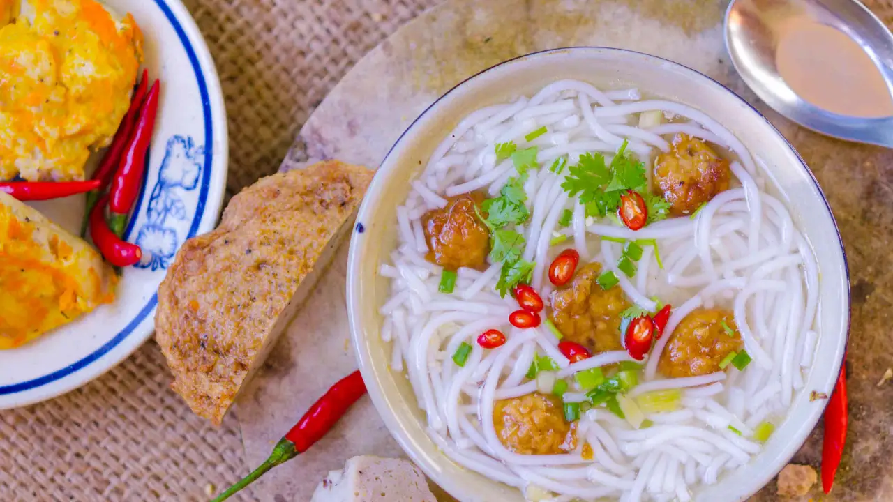 Vietnamese Pork Noodle & Porridge @ Restoran Sin Loong