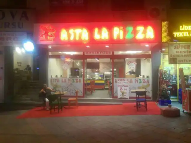 Asta La Pizza'nin yemek ve ambiyans fotoğrafları 2