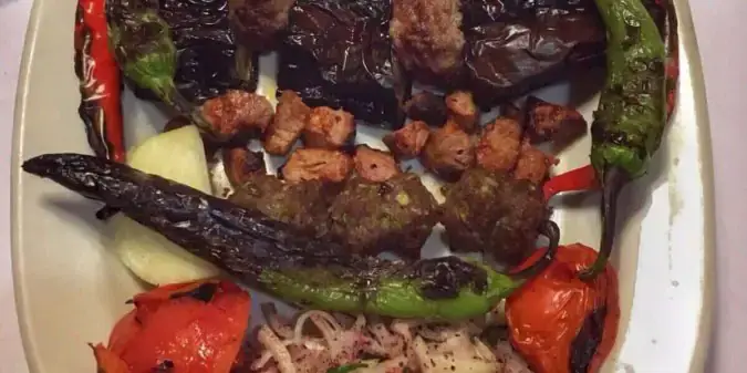 Ramazan Bingöl Köfte & Burger'nin yemek ve ambiyans fotoğrafları 1
