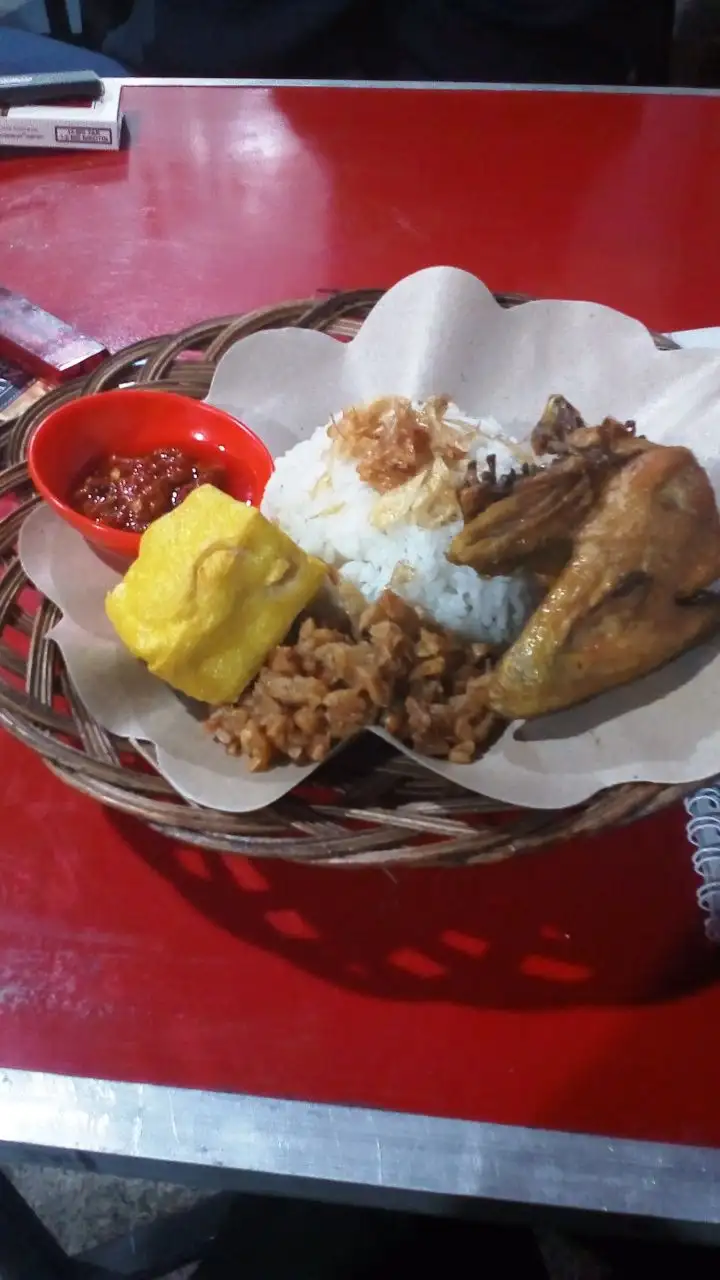 Nasi Uduk Janda ( Tenda Tewe)