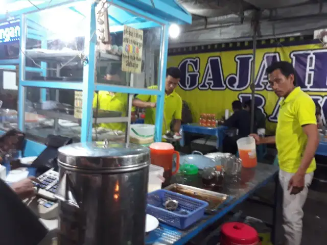 Gambar Makanan Rawon Gajah Mada 5