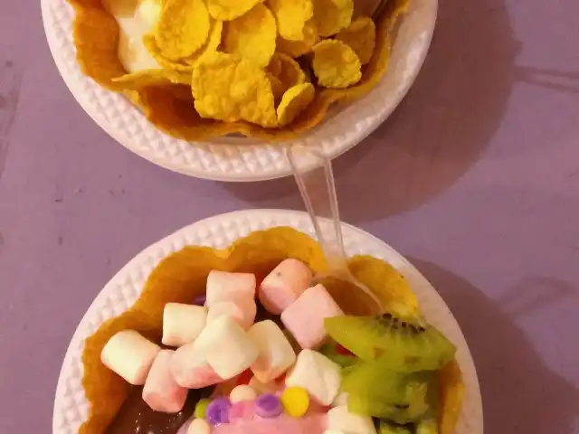 Mangkok Kelapa [cream & fruit]