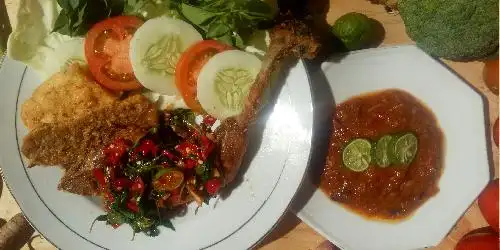 Ayam Penyet Alvira, Rappocini