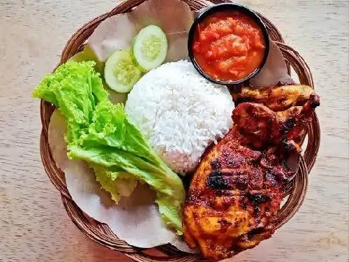 Ayam Bakar Dan Ayam Penyet Dhen Bhonthot 212, Jl.Menati 1