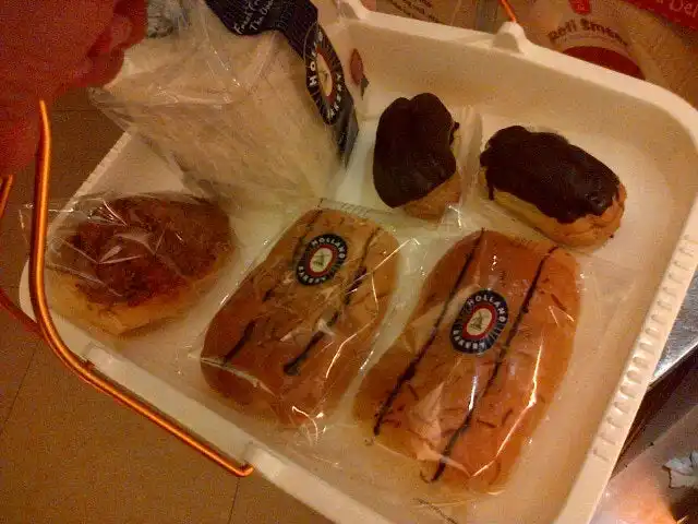 Gambar Makanan Holland Bakery 9