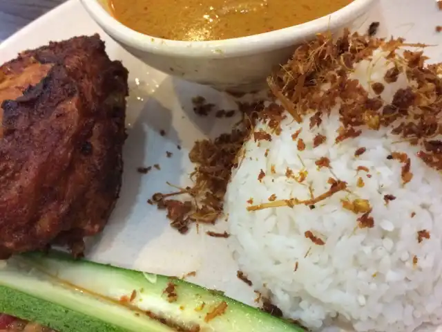 Nasi Ayam Kak Mala @ Temerloh Mall Food Photo 9