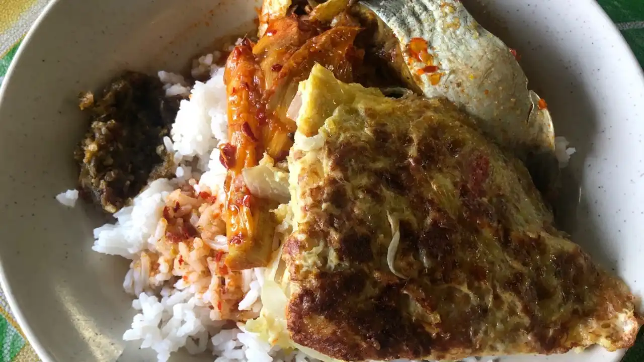 Nasi Ulam Cikgu Taman Tengku Anis