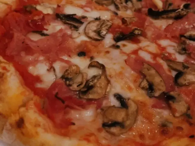 Gambar Makanan Mike Pizza 2
