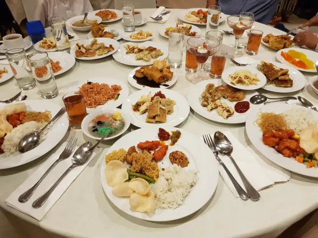 Gambar Makanan Kemangi Restaurant - Hotel Santika 4