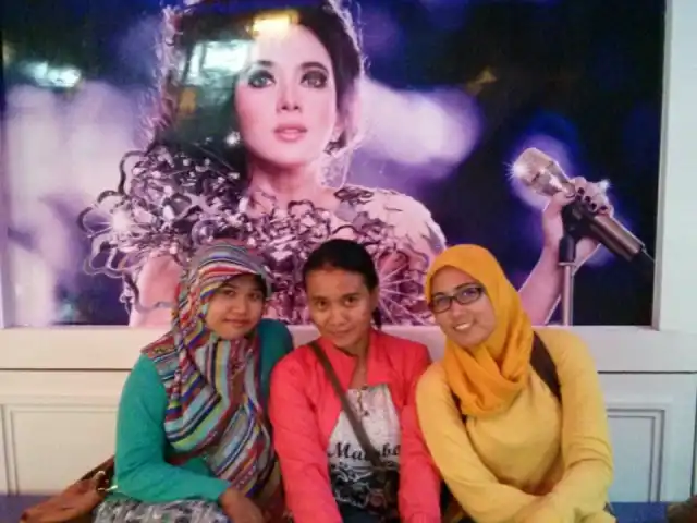 Princess Syahrini Karaoke Indramayu