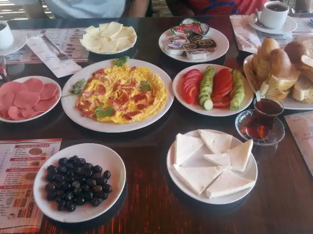 Ayvalık Cafe'nin yemek ve ambiyans fotoğrafları 7