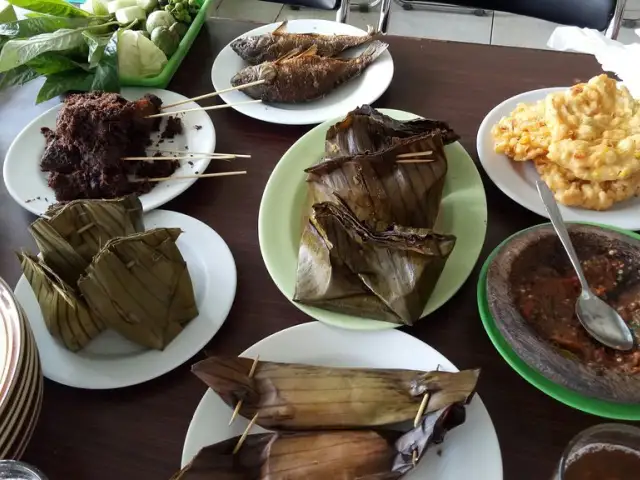 Gambar Makanan Rumah Makan Mergosari 16