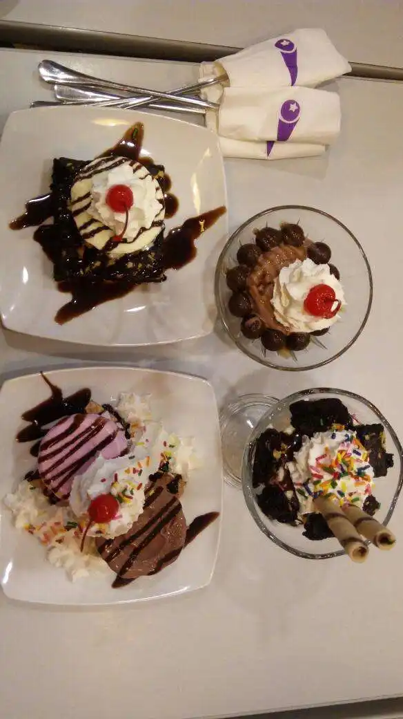 Ice Cream House Food Photo 17