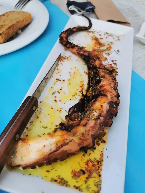 Defne Yaprağı Balık Restaurant Dalyanköy Çeşme'nin yemek ve ambiyans fotoğrafları 2