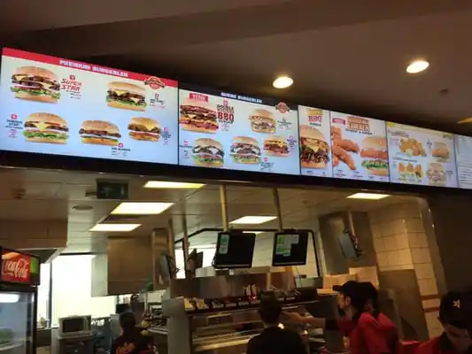 Carl&apos;s Jr.'nin yemek ve ambiyans fotoğrafları 2