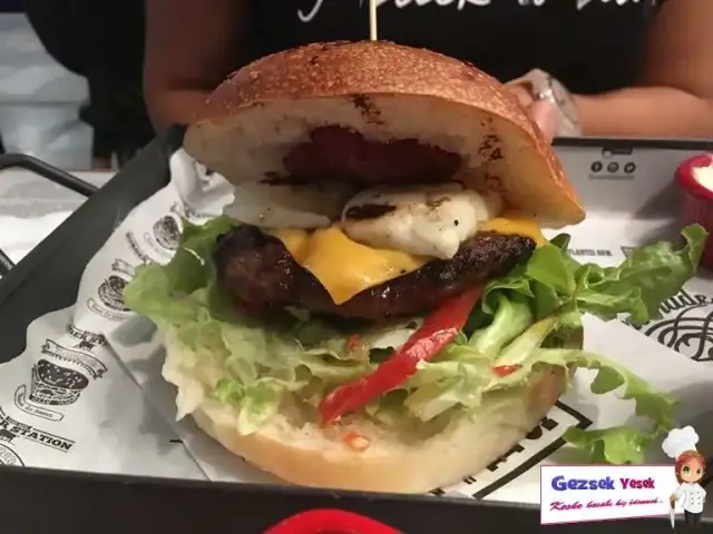 The Burger Station'nin yemek ve ambiyans fotoğrafları 11
