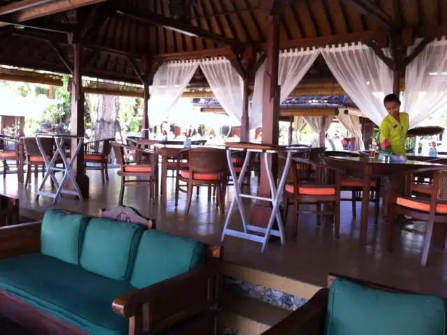 Gambar Makanan Griya Beach Corner - Griya Santrian Hotel 3