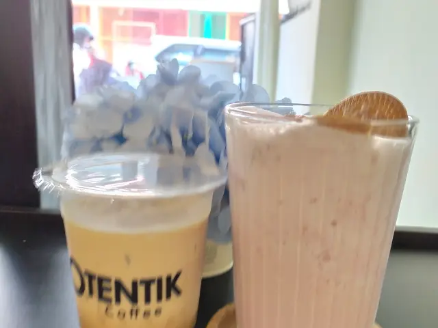 Gambar Makanan Otentik Coffee 9