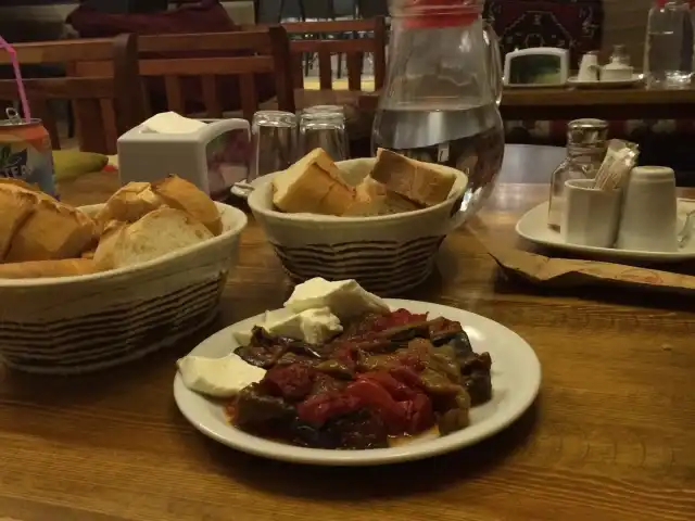 Arasta Cafe Restaurant'nin yemek ve ambiyans fotoğrafları 3