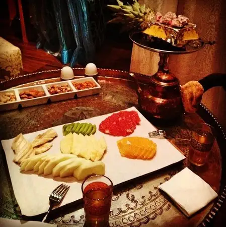 Al Fakheer Shisha Lounge'nin yemek ve ambiyans fotoğrafları 3