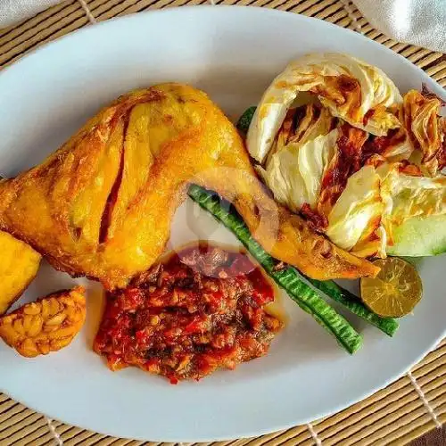 Gambar Makanan Ayam Cabe Ijo Balado Geprek Green Land, LDR,Kuali Lingga 6