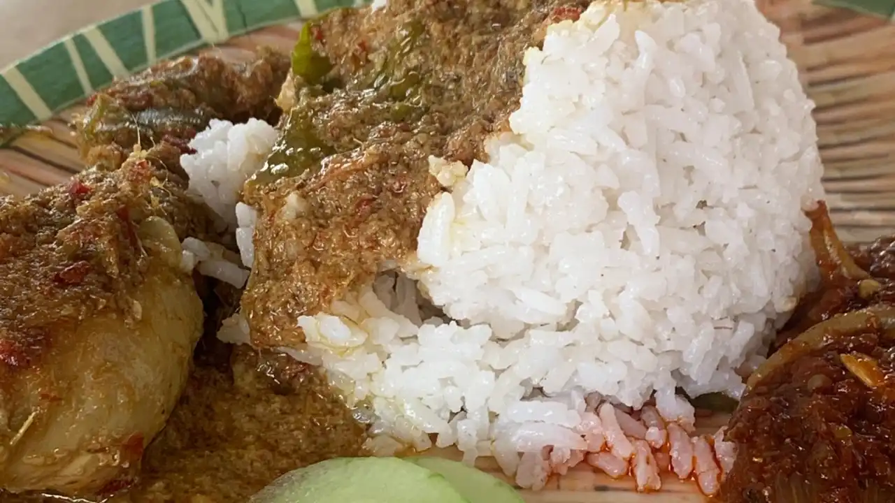 nasi lemak hijau Taman Saujana