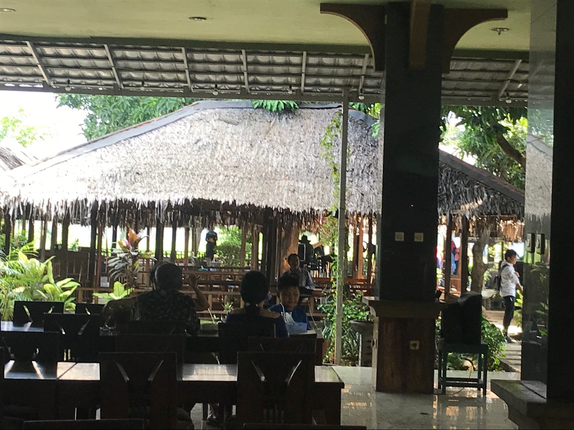 Bambu Oju Seafood and Resto terdekat Restoran dan Tempat Makan