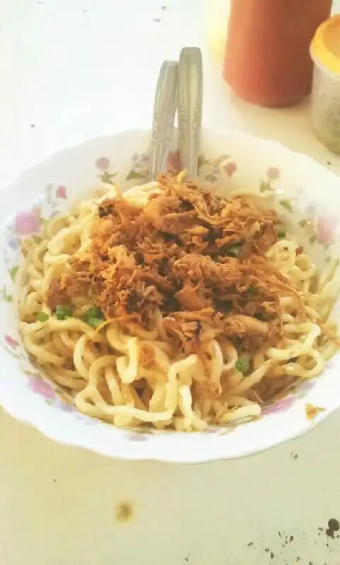 Gambar Makanan Pangsit Mie Ayam Mentari 3