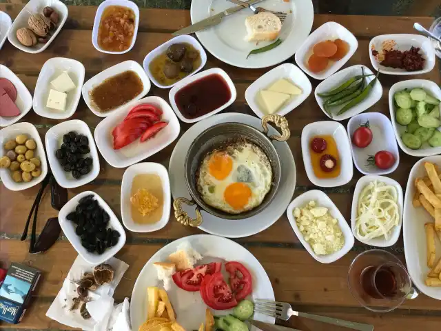 Yörükköy Restaurant ve Dinlenme Tesisi'nin yemek ve ambiyans fotoğrafları 2