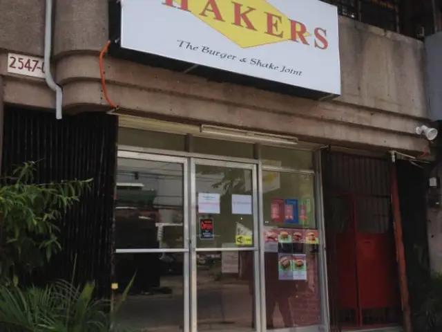 Shakers: The Burger & Shakes Joint