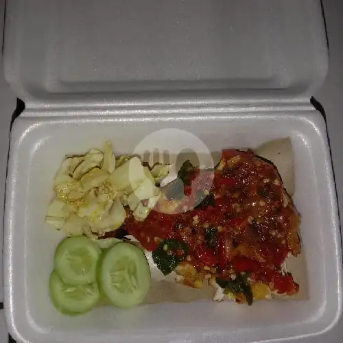 Gambar Makanan Ayam Goreng Ibu Ade, Mengger Tengah 1