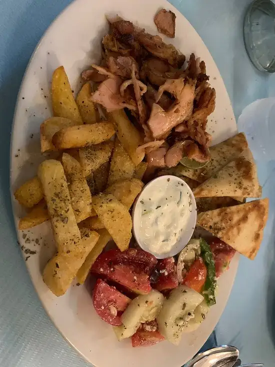 Gambar Makanan Santorini Greek Restaurant 18