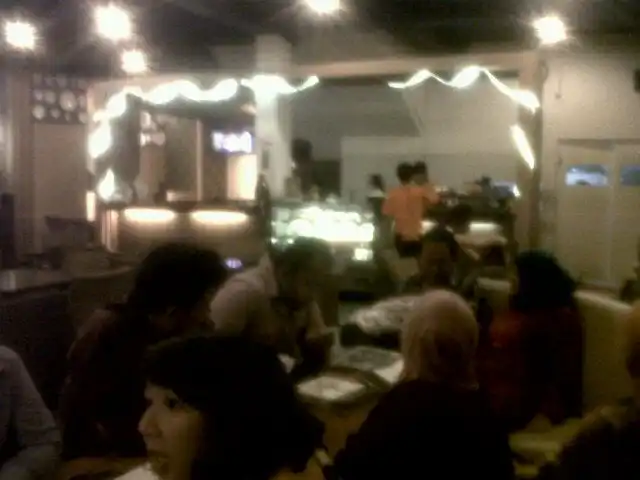 Gambar Makanan Dreams Café & Resto 16