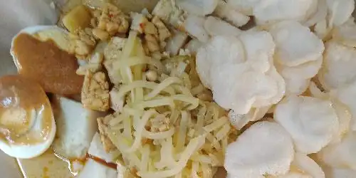 Gado Gado Dan Lontong Sayur Bu Tatik UM, Lowokwaru