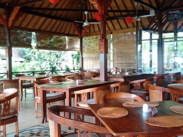 Gambar Makanan Tirta Ayu Restaurant , The Water Palace , Tirtagangga 16
