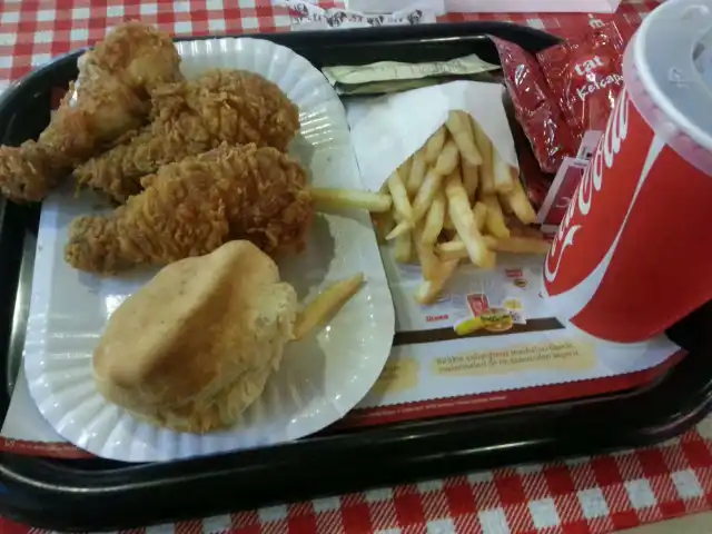 KFC'nin yemek ve ambiyans fotoğrafları 16