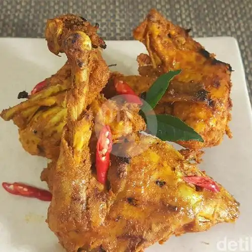 Gambar Makanan Ayam Goreng Dan Ayam Bakar Amak, Kapten A. Rivai 9