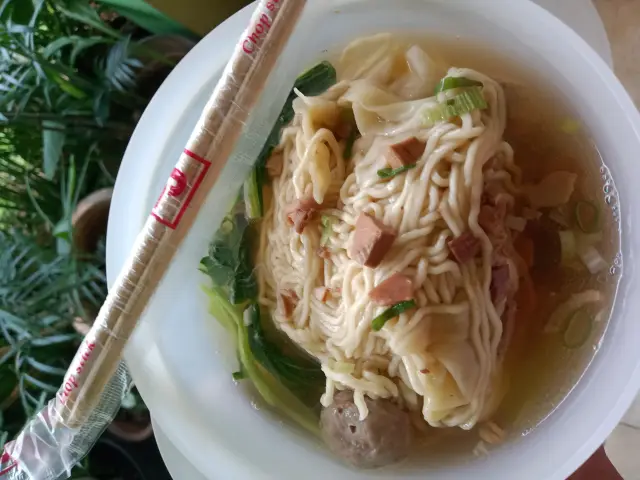 Gambar Makanan Mie Ayam Pangsit plus Baso Genit 2