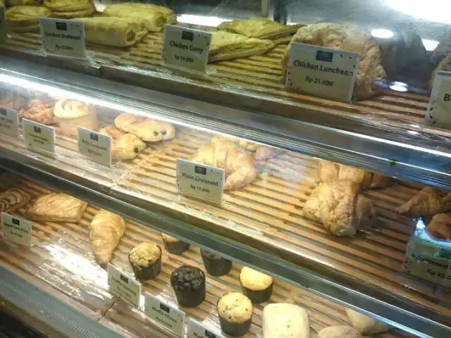 Gambar Makanan Daily Bread Bakery Cafe 14