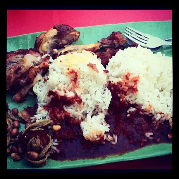 Nasi Lemak Ayam Berempah Yusof Food Photo 9