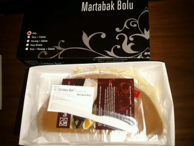 Gambar Makanan Martabak Bolu Golden Bell 6