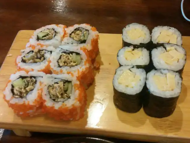 Gambar Makanan Standing Sushi Bar 19