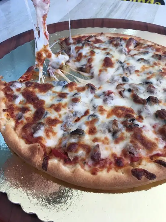 Chicago Style Pizza'nin yemek ve ambiyans fotoğrafları 3